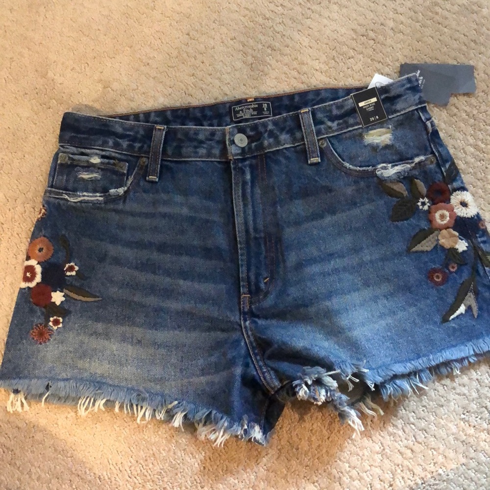NWT Abercrombie Embroidered Shorts